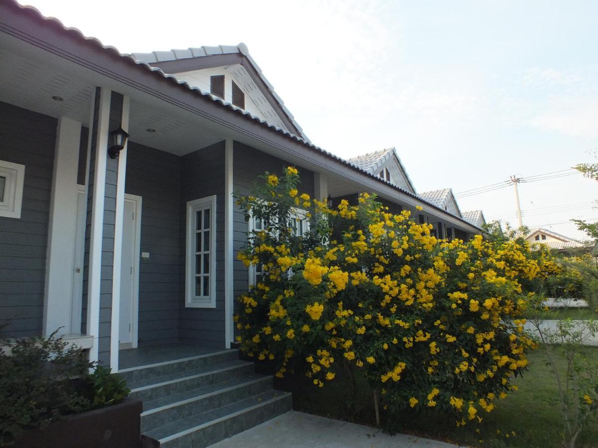 Baan Suan Resort Juree Punsuk Suphan Buri Exterior photo