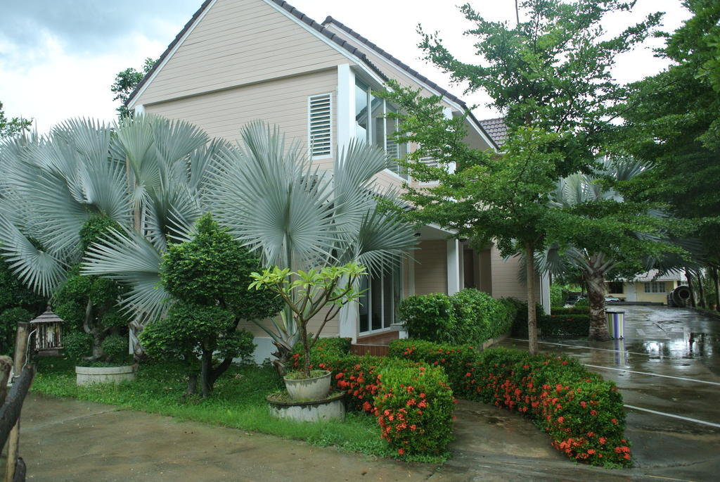 Baan Suan Resort Juree Punsuk Suphan Buri Exterior photo