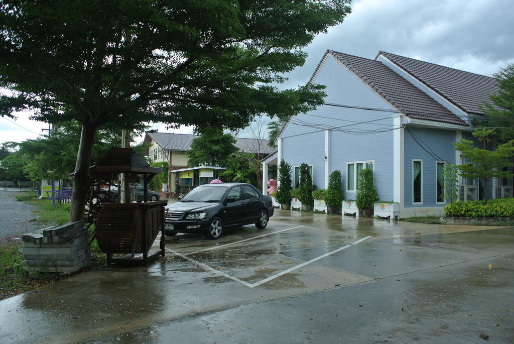 Baan Suan Resort Juree Punsuk Suphan Buri Exterior photo