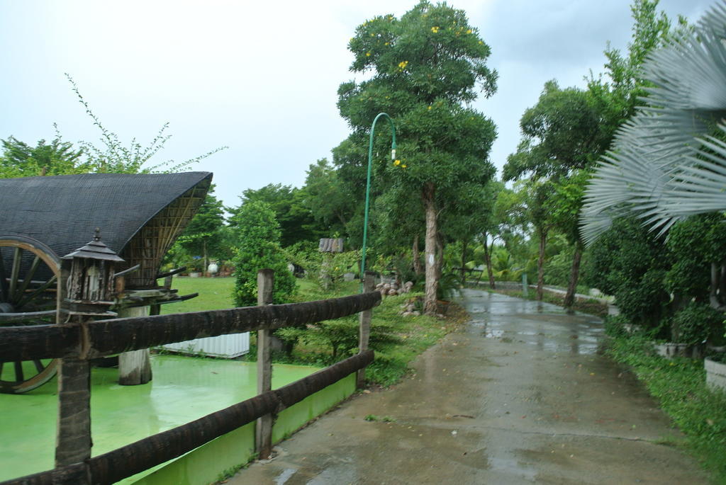 Baan Suan Resort Juree Punsuk Suphan Buri Exterior photo