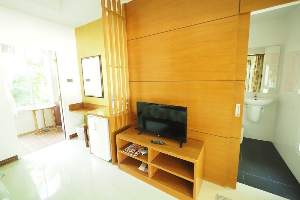 Baan Suan Resort Juree Punsuk Suphan Buri Exterior photo